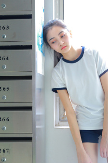 一件一件的剥掉她的衣服